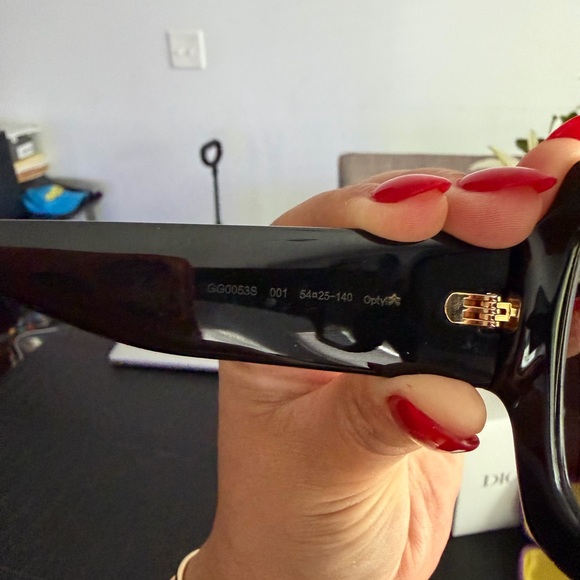 Gucci Black Square Sunglasses - Picture 8 of 12